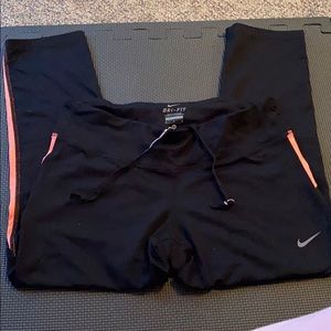 Nike cropped athletic pant